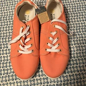 Vionic beach sneakers